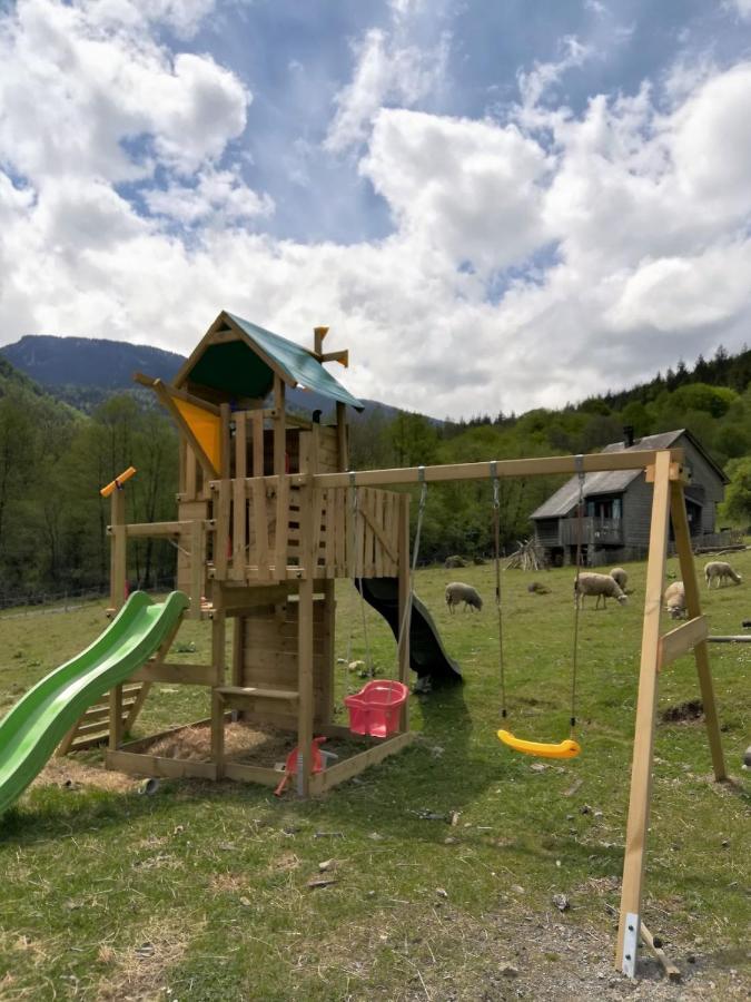 Les Chalets De La Foret D'Issaux Osse-en-Aspe Екстер'єр фото