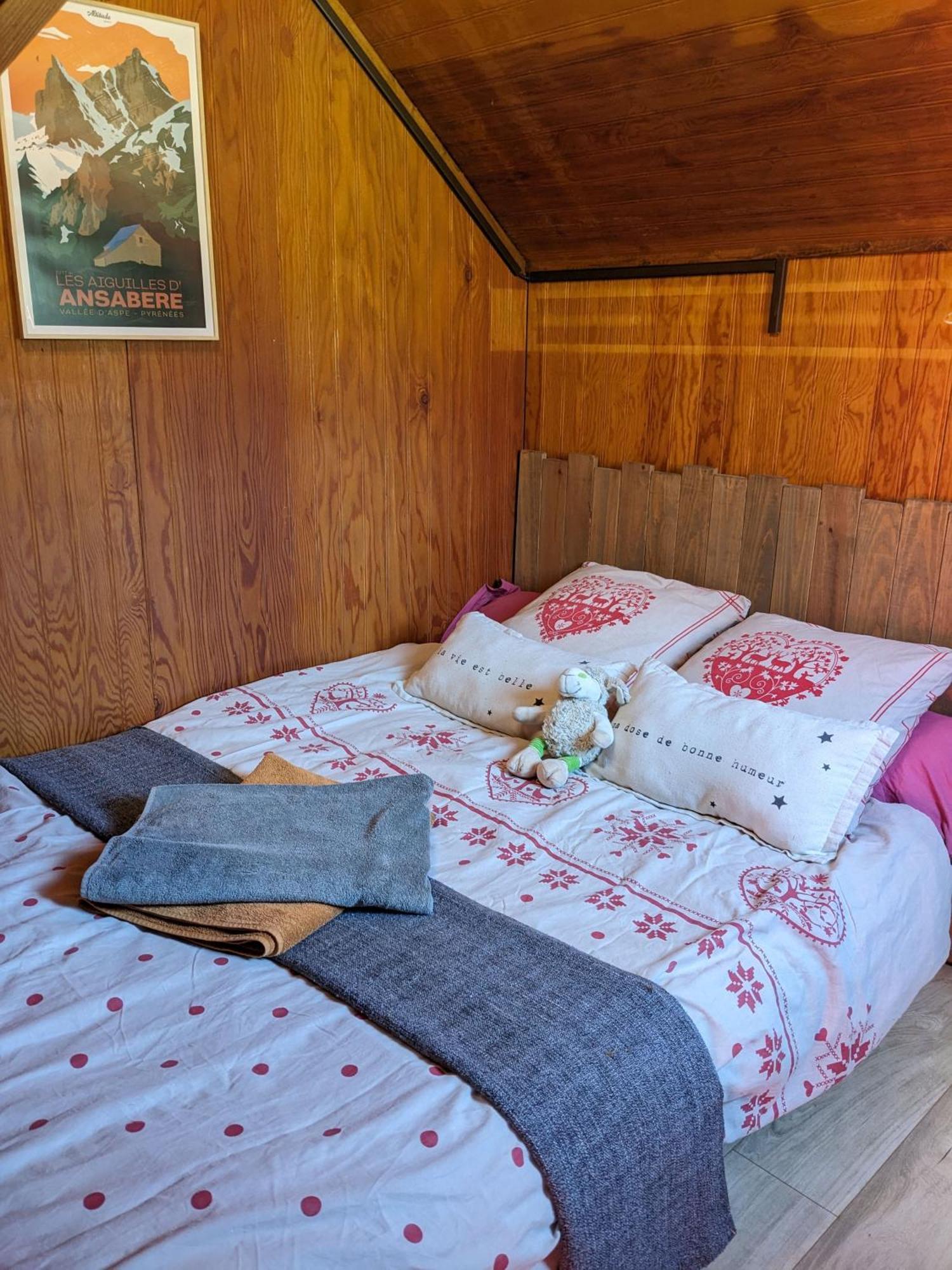 Les Chalets De La Foret D'Issaux Osse-en-Aspe Екстер'єр фото