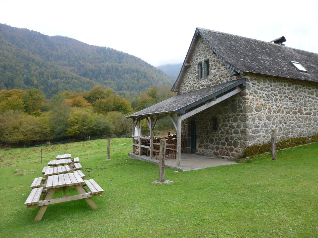 Les Chalets De La Foret D'Issaux Osse-en-Aspe Екстер'єр фото
